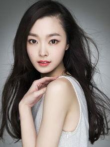 郑楚馨个人资料,才华横溢的年轻艺术家，艺术与人生的完美融合